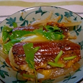 味付け要らず☆秋刀魚の蒲焼き缶と玉ねぎの卵とじ